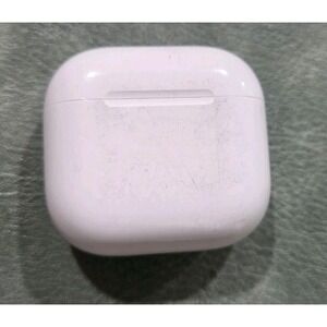 Apple AirPods 4th Generation Charging Case A3058 With One Pod Only.